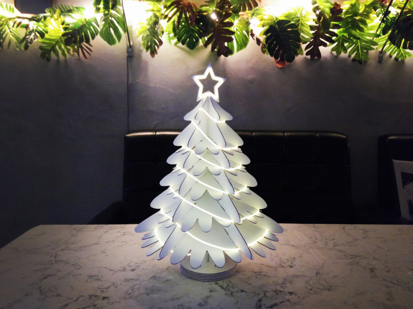 유기 EL 케이블을 활용한 트리 만들기