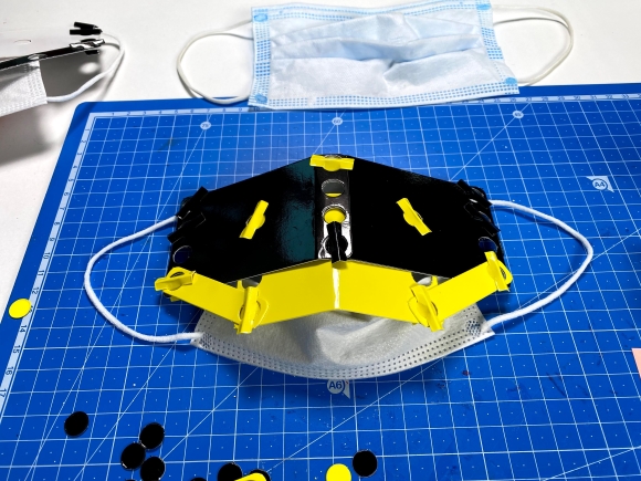 페이퍼브릭 – 어린이용 로봇마스크 만들기